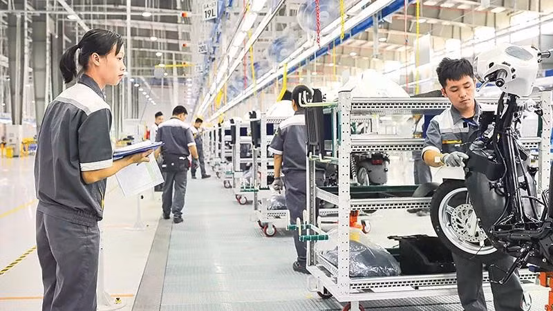 Resolution No.02 has been promulgated with the aim of forming new drivers of economic growth.