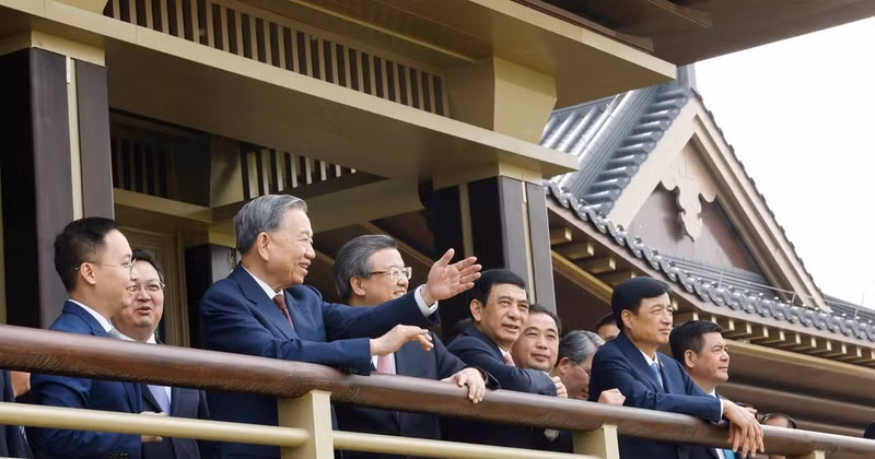 General Secretary and President To Lam visits the construction site of the start-up zone of Xiong’an New Area in Hebei Province. (Photo: VNA)