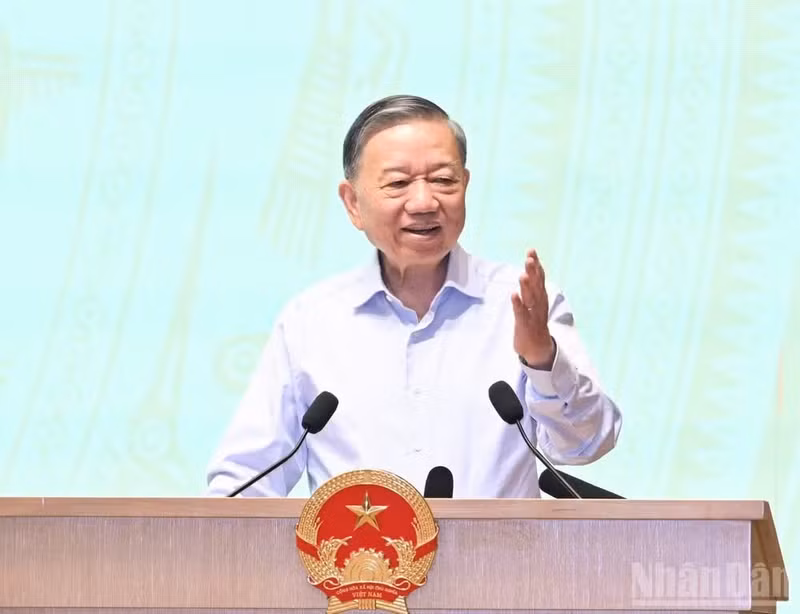 Party General Secretary and State President To Lam speaks at the Government's regular meeting for June and a teleconference with authorities of all localities nationwide on July 4. (Photo: NDO)