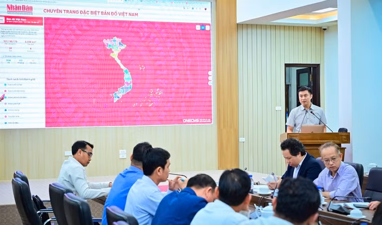 Nguyen Hoang Nhat, Deputy Head of Nhan Dan Online Department, shares the paper’s innovations and highlights in applying technology to journalistic content creation.