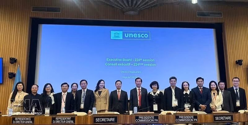 The Vietnamese delegation attends the 224th session of the UNESCO Executive Board. (Photo: VNA)