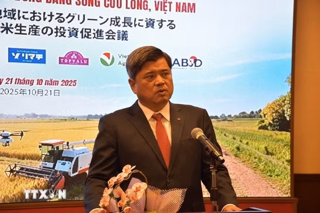 Vietnamese Deputy Minister of Agriculture and Environment Tran Thanh Nam addresses the event. (Photo: VNA)