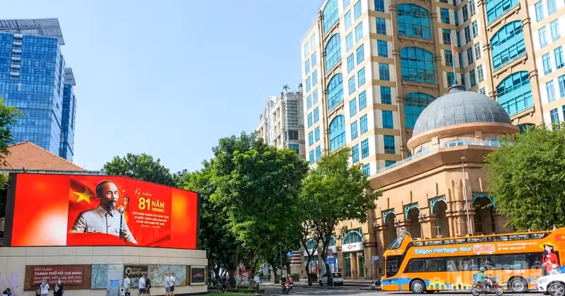 Ho Chi Minh City continues to affirm its position as the country's leading economic powerhouse and a major contributor to the national budget. (Photo: THE ANH)