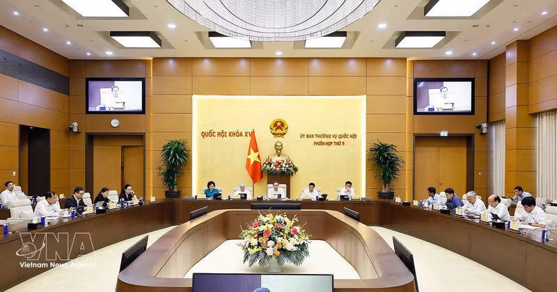 An overview of the NA Standing Committee discussion (Photo: VNA)