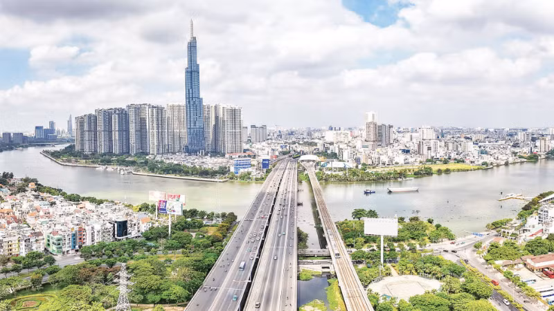 Ho Chi Minh City is vibrant and dynamic. (Photo: The Anh)