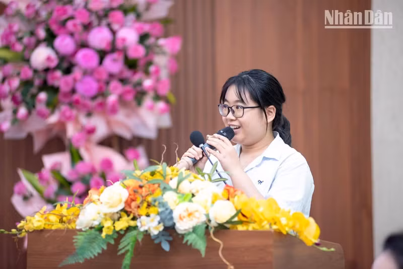 Student Chau Anh, representing the younger generation, expresses gratitude and aspirations to contribute to the nation’s future.