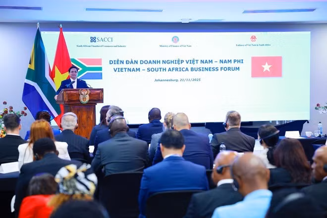 The forum forms part of PM Pham Minh Chinh's trip for the G20 Summit and bilateral activities in South Africa. (Photo: VNA)