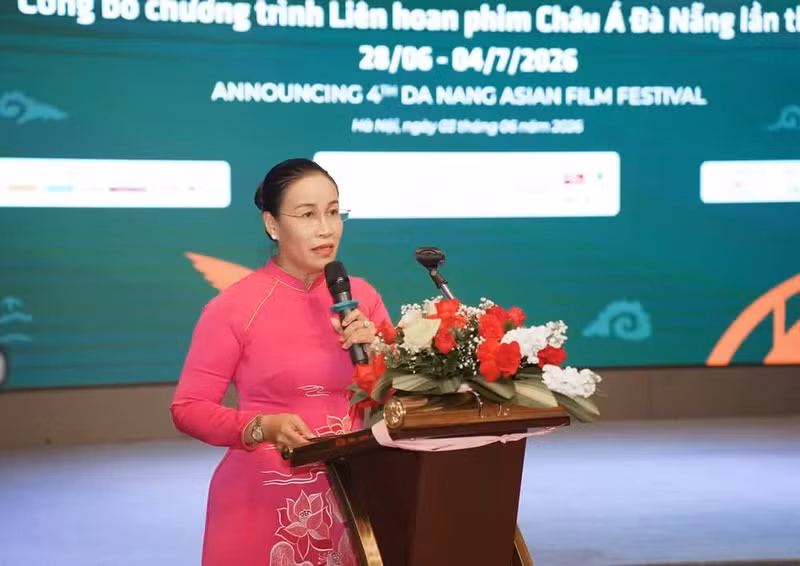 The Vice Chairman of the Da Nang People’s Committee speaks at the press conference on DANAFF 4.