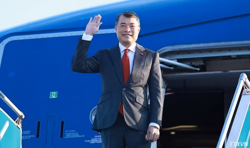 Prime Minister Le Minh Hung leaves Ha Noi on September 12 morning for the 18th BRICS Summit and bilateral activities in India. (Photo: VNA)