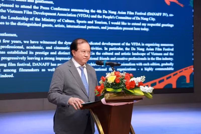 Deputy Minister of Culture, Sports and Tourism Ta Quang Dong.