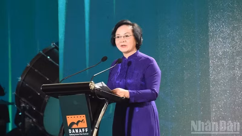 Deputy Prime Minister Pham Thi Thanh Tra addresses the opening ceremony.