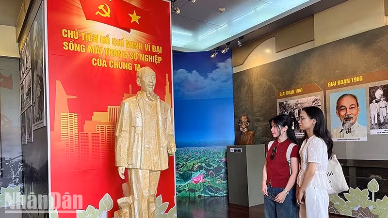 Sculptures depicting President Ho Chi Minh on display at the Ho Chi Minh Museum — Ho Chi Minh City Branch in 2025. (Photo: LINH BAO)