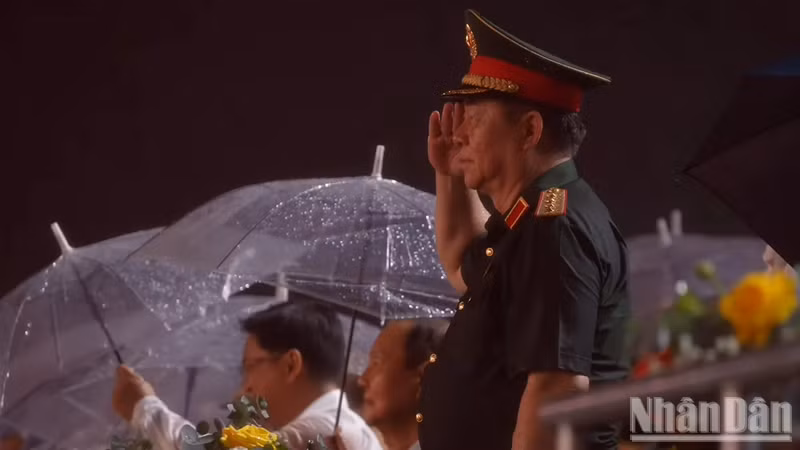General Nguyen Trong Nghia, Politburo Member, Secretary of the Party Central Committee, and Director of the General Department of Politics of the Viet Nam People’s Army.