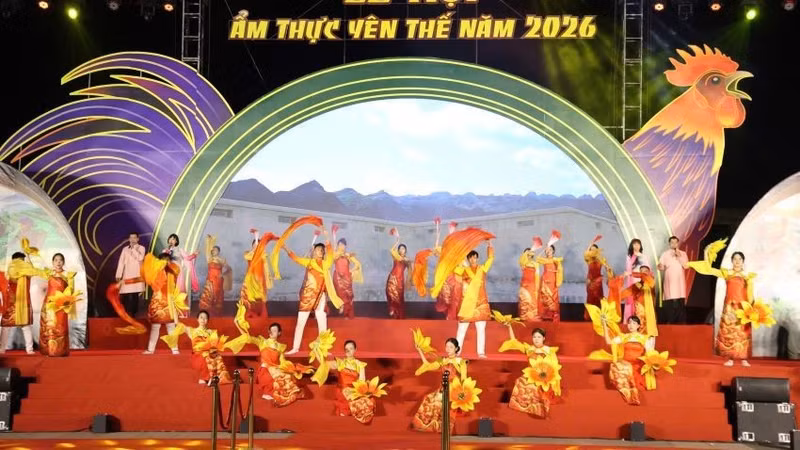 An artistic performance celebrates the land of Yen The. (Photo: DH)