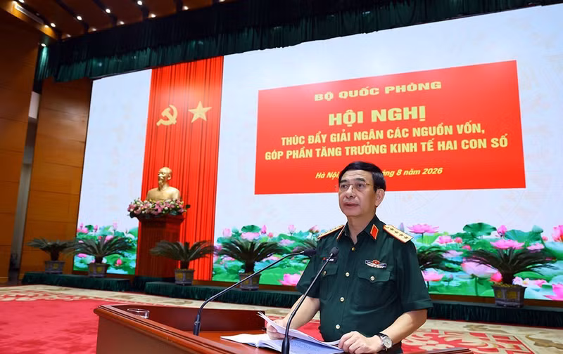 General Phan Van Giang speaks at the conference. (Photo: bqp.vn)