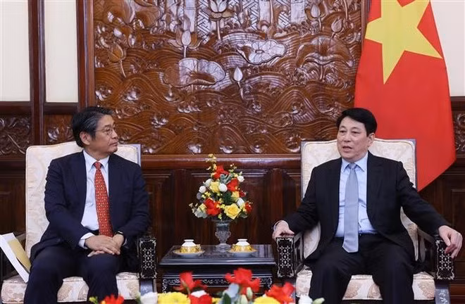 State President Luong Cuong receives Japanese Ambassador to Viet Nam Ito Naoki in Ha Noi on June 6. (Photo: VNA)
