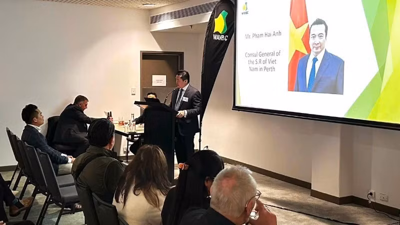 Vietnamese Consul General in Perth Pham Hai Anh addresses the event. (Photo courtesy of the Consulate General of Viet Nam in Perth)