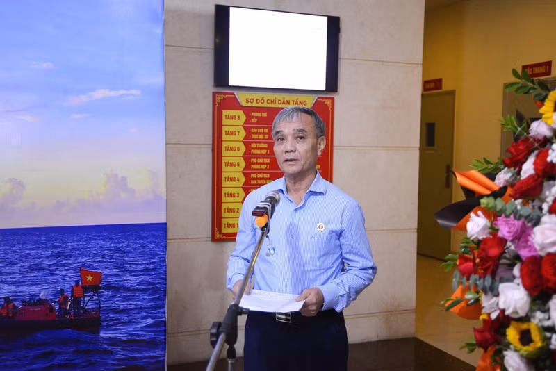 Senior Lieutenant General Pham Hong Huong, Vice President of the Viet Nam Veterans’ Association, speaks at the exhibition’s opening ceremony. (Photo: HOANG LINH)