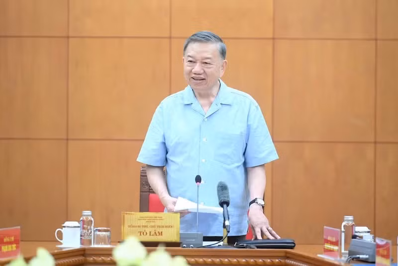 Party General Secretary and State President To Lam speaks at the working session with relevant agencies on developing the national maritime industry in Ha Noi on July 14. (Photo: NDO)