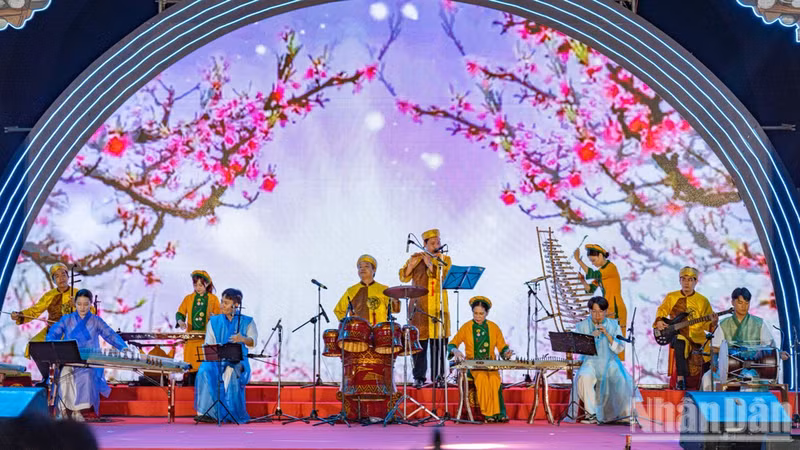 Art performances at the event highlight the cultural richness of both countries.