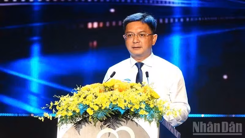 Nguyen Manh Cuong, Vice Chairman of the Ho Chi Minh City People’s Committee, speaks at the opening ceremony.