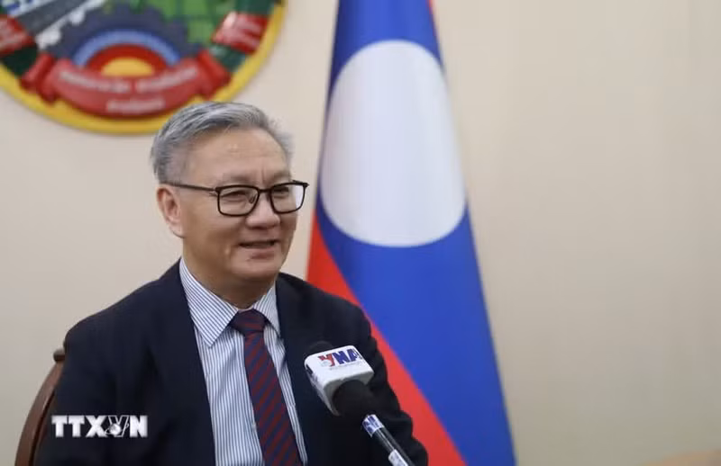 Lao Deputy PM and Minister of Foreign Affairs Thongsavan Phomvihane grants an interview to the Viet Nam News Agency. (Photo: VNA) 