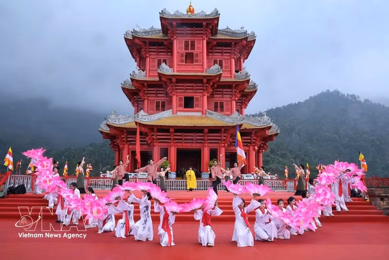 A performance at the opening ceremony of the 2026 Tay Yen Tu Spring Festival on February 28 (Photo: VNA) 