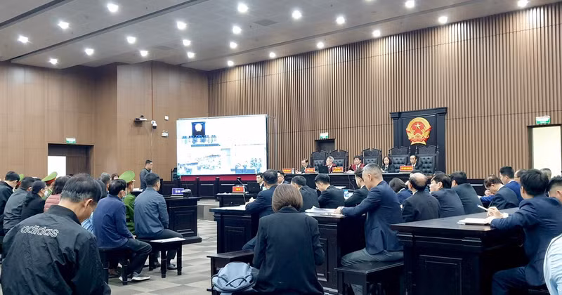 Numerous major and complex economic corruption cases have been brought to trial and dealt with strictly in recent years. (Photo: NAM HAI)