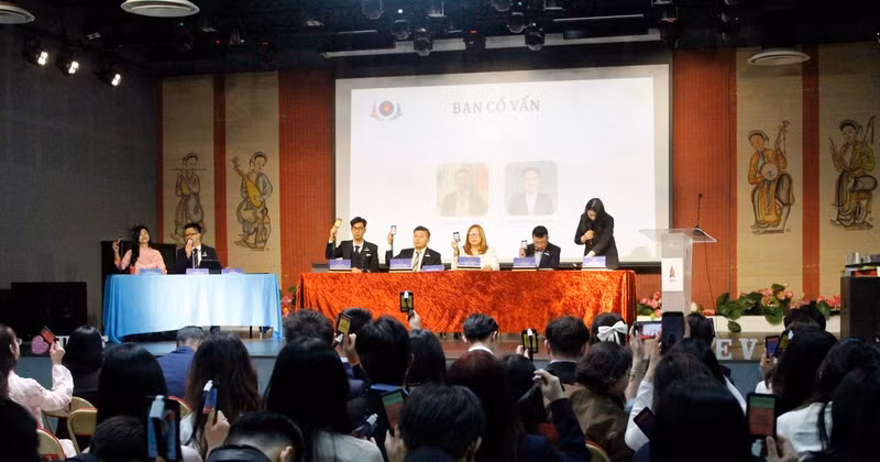 The second congress of the Vietnamese Youth and Student Federation in Europe (VYSEF) on May 9 ( Photo: VNA)