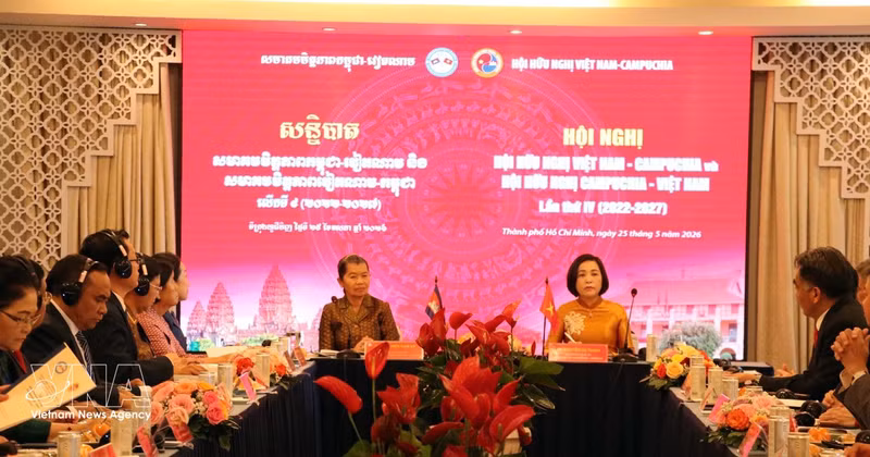 An overview of the conference between the Viet Nam-Cambodia Friendship Association and the Cambodia-Viet Nam Friendship Association. (Photo: VNA) 