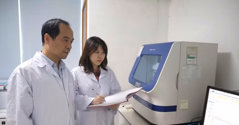 Researchers conduct scientific research at the Viet Nam Academy of Science and Technology.
