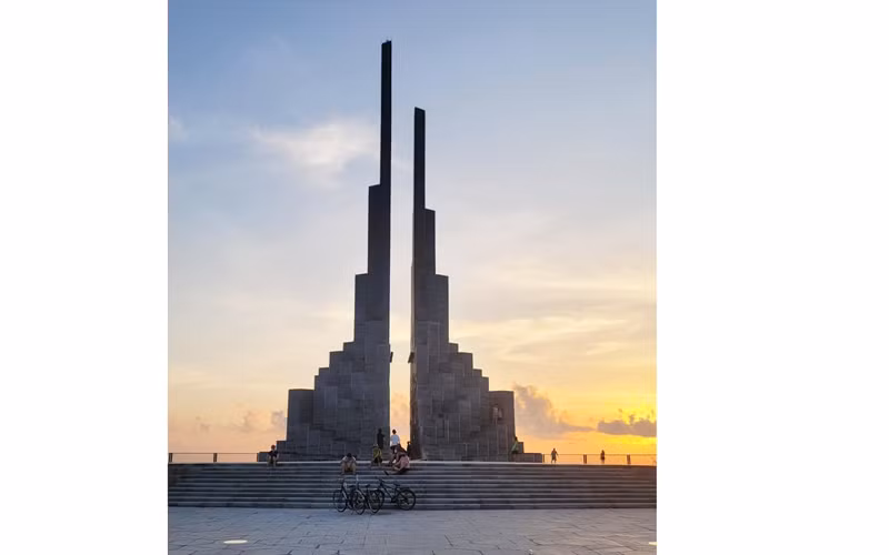 Nghinh Phong Tower – new symbol of Phu Yen tourism ảnh 2 Nghinh Phong Tower – new symbol of Phu Yen tourism ảnh 2