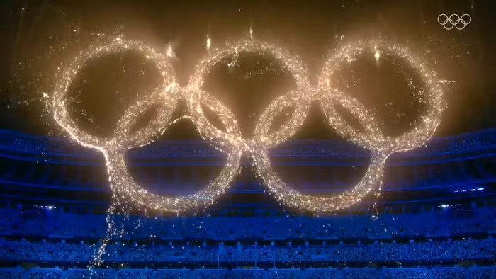 Fireworks illuminate Tokyo as Japan take its Olympic bow ảnh 14
