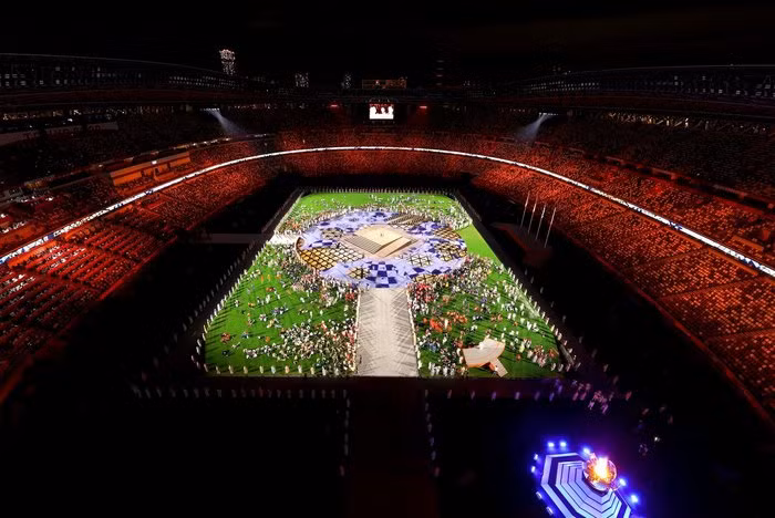 Fireworks illuminate Tokyo as Japan take its Olympic bow ảnh 10