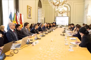 The first round of negotiations for the Preferential Trade Agreement (PTA) between Viet Nam and the Southern Common Market (Mercosur) concludes on August 28 after five days in Buenos Aires. (Photo: VNA)