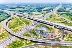 Long Thanh interchange connecting the Ho Chi Minh City-Long Thanh-Dau Giay Expressway, the Bien Hoa-Vung Tau Expressway, and the T1 and T2 roads of Long Thanh Airport in Long Thanh Ward.