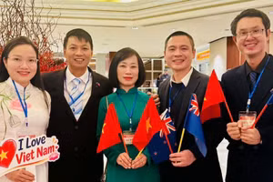 Nguyen Lam Giang (in a blue ao dai) attends an event at which General Secretary and President To Lam met with Vietnamese Embassy officials and representatives of the Vietnamese community in New Zealand during his state visit to New Zealand in August 2026.