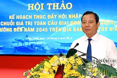 Vice Chairman of the Tay Ninh Provincial People’s Committee Pham Tan Hoa speaks at the workshop.