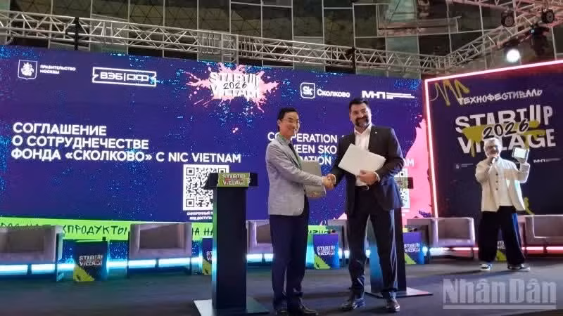 The signing ceremony of the memorandum of understanding between the National Innovation Centre (NIC) and the Skolkovo Foundation.