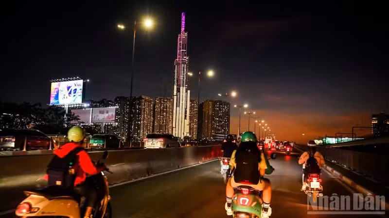 Ho Chi Minh City serves as the country’s leading hub for visitor distribution, travel businesses, communications, investment and international connectivity. (Photo: Thanh Dat)
