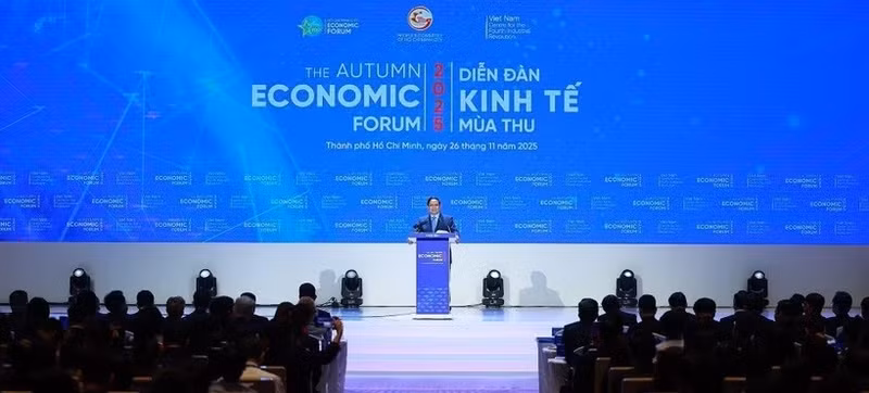 Prime Minister Pham Minh Chinh addresses the Autumn Economic Forum 2025 on November 26 last year. (Photo: VNA)