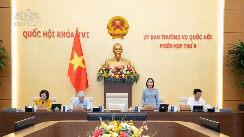 National Assembly Vice President Nguyen Thi Thanh speaks at the NA Standing Committee's sixth session on September 21 (Photo: quochoi.vn)