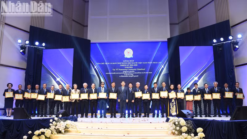 The inauguration ceremony of the new President and Executive Committee of the Association of Vietnamese in Thailand for the 2026–2028 term. (Photo: Minh Thang)