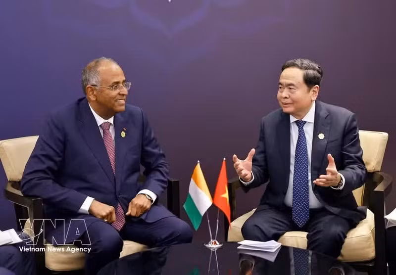 Chairman of the National Assembly Tran Thanh Man (R) meets President of the National Assembly of Côte d’Ivoire Patrick Achi on the sidelines of the 152nd Assembly of the Inter-Parliamentary Union (IPU-152) in Istanbul, Türkiye, on April 16. (Photo: VNA)