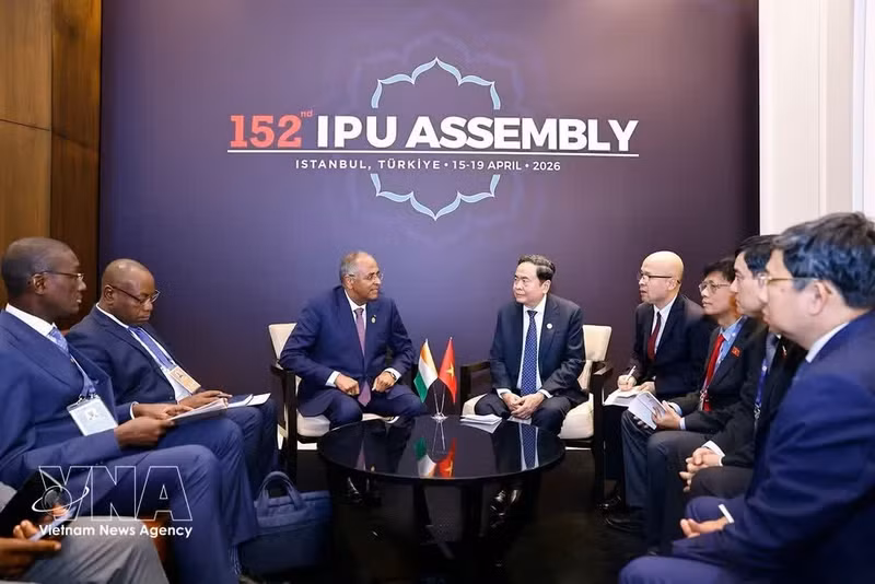 Chairman of the National Assembly Tran Thanh Man meets President of the National Assembly of Côte d’Ivoire Patrick Achi on the sidelines of the 152nd Assembly of the Inter-Parliamentary Union (IPU-152) in Istanbul, Türkiye, on April 16. (Photo; VNA)