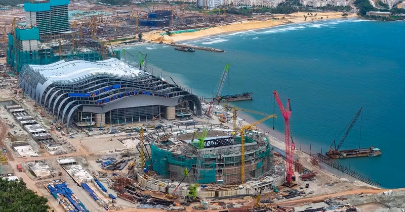 Construction of the Convention Centre for the 2027 APEC Economic Leader's Meeting is underway. (Photo: VNA)