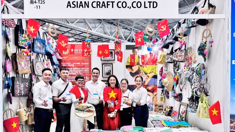 Delegation of Ha Noi Department of Industry and Trade and businesses participating in Tokyo International Gift Show-TGIS 2025