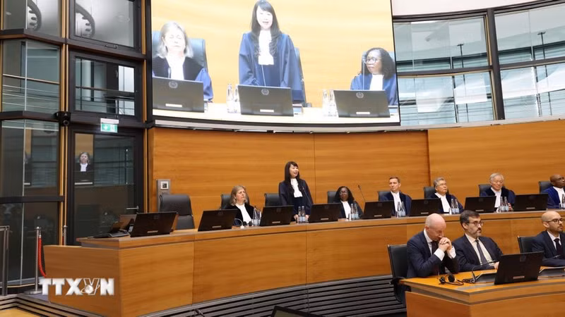 Vietnamese Judge Nguyen Thi Lan Anh sworn in at ITLOS in Hamburg (Photo: VNA)