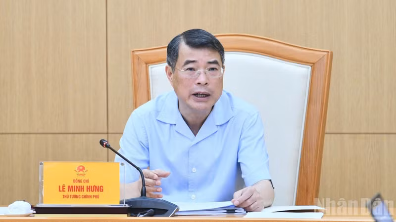 Prime Minister Le Minh Hung speaks at the meeting (Photo: NDO)
