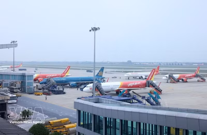 Aircraft at the Noi Bai International Airport in Ha Noi. (Photo: VNA)